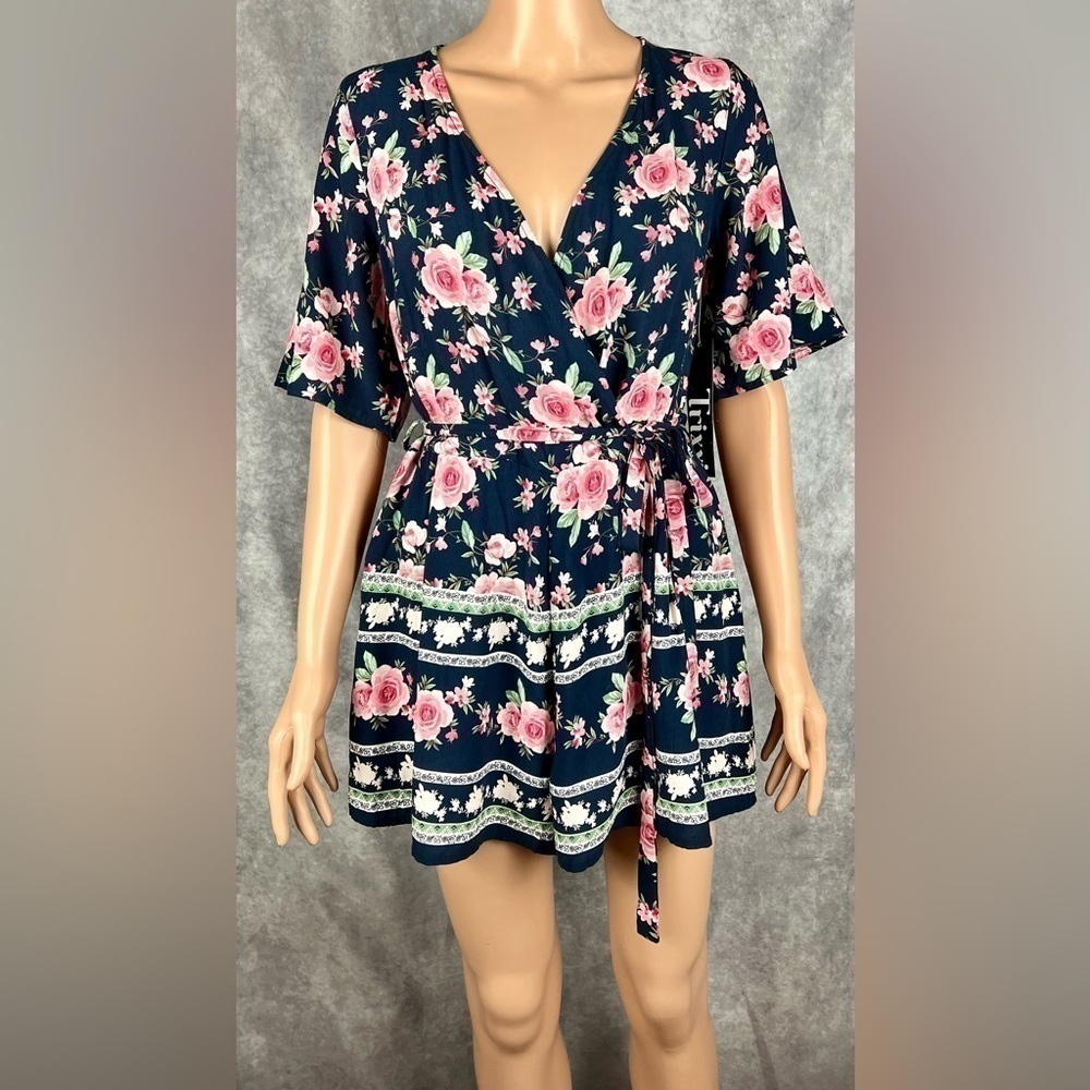 NWT Trixxi Romantic Floral Romper Sz M